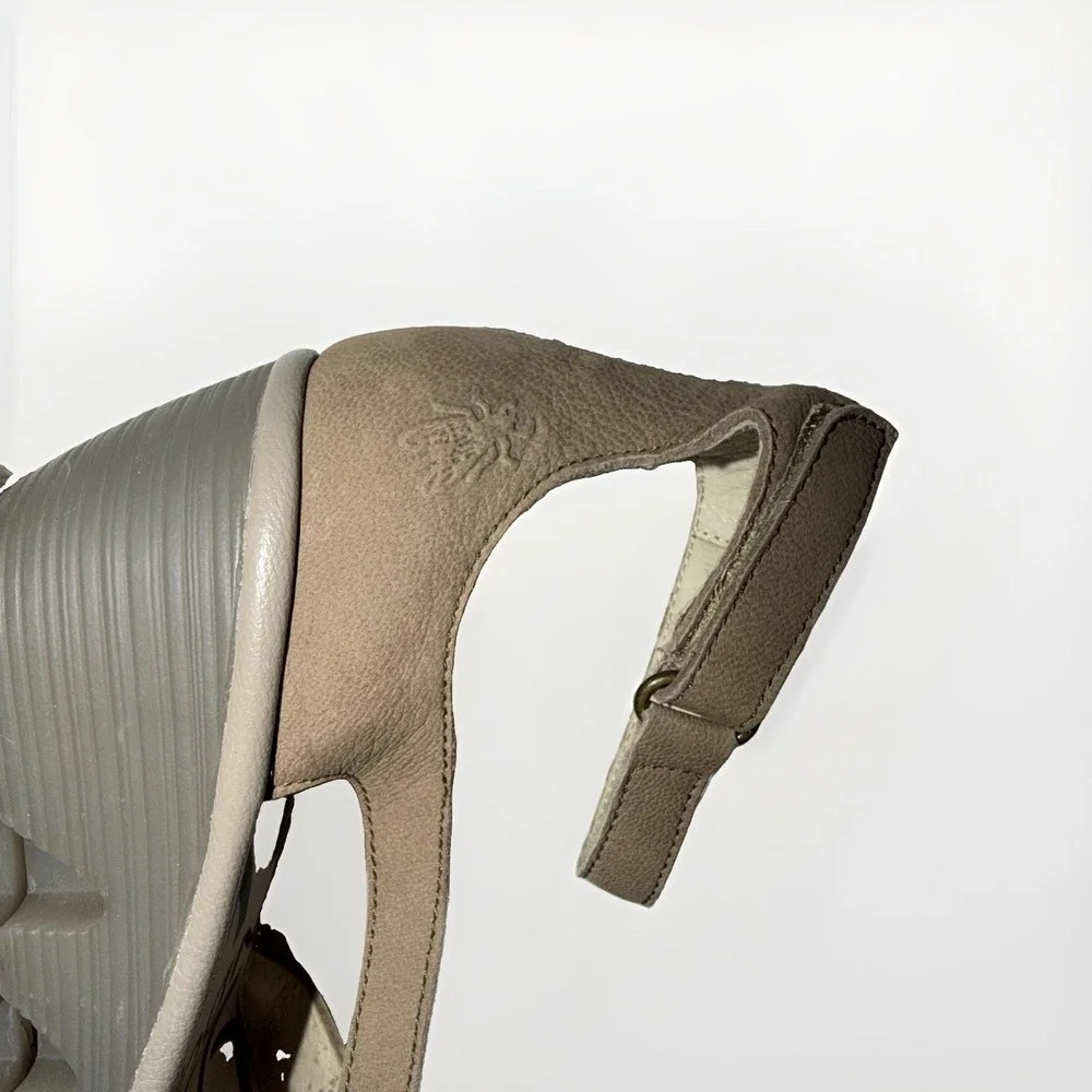 Fly London Cupido Leather Ankle Strap Closed Toe Wedge Taupe EU Size 36 / US 5.5